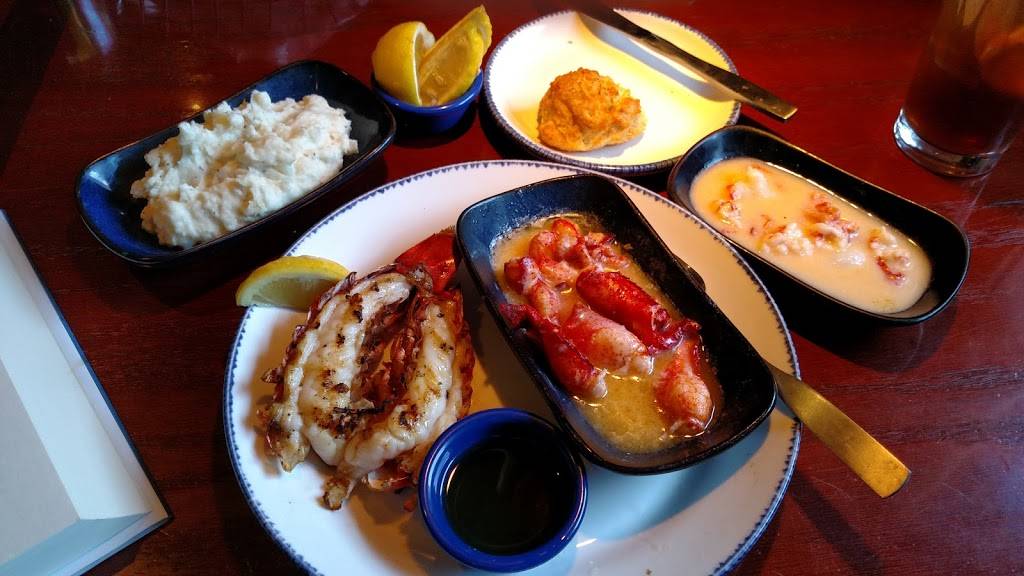 Red Lobster | restaurant | 5827 E State St, Rockford, IL 61108, USA | 8153975682 OR +1 815-397-5682