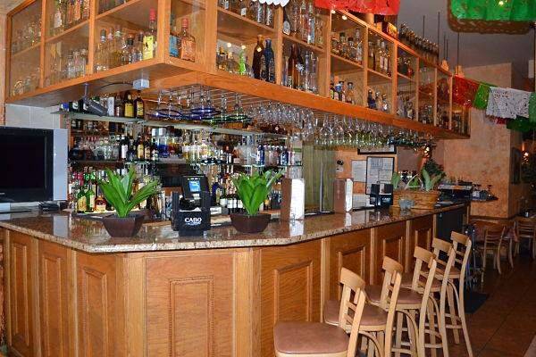 El Mariachi Tequila Bar & Grill | restaurant | 3906 N Broadway, Chicago, IL 60613, USA | 7735492932 OR +1 773-549-2932