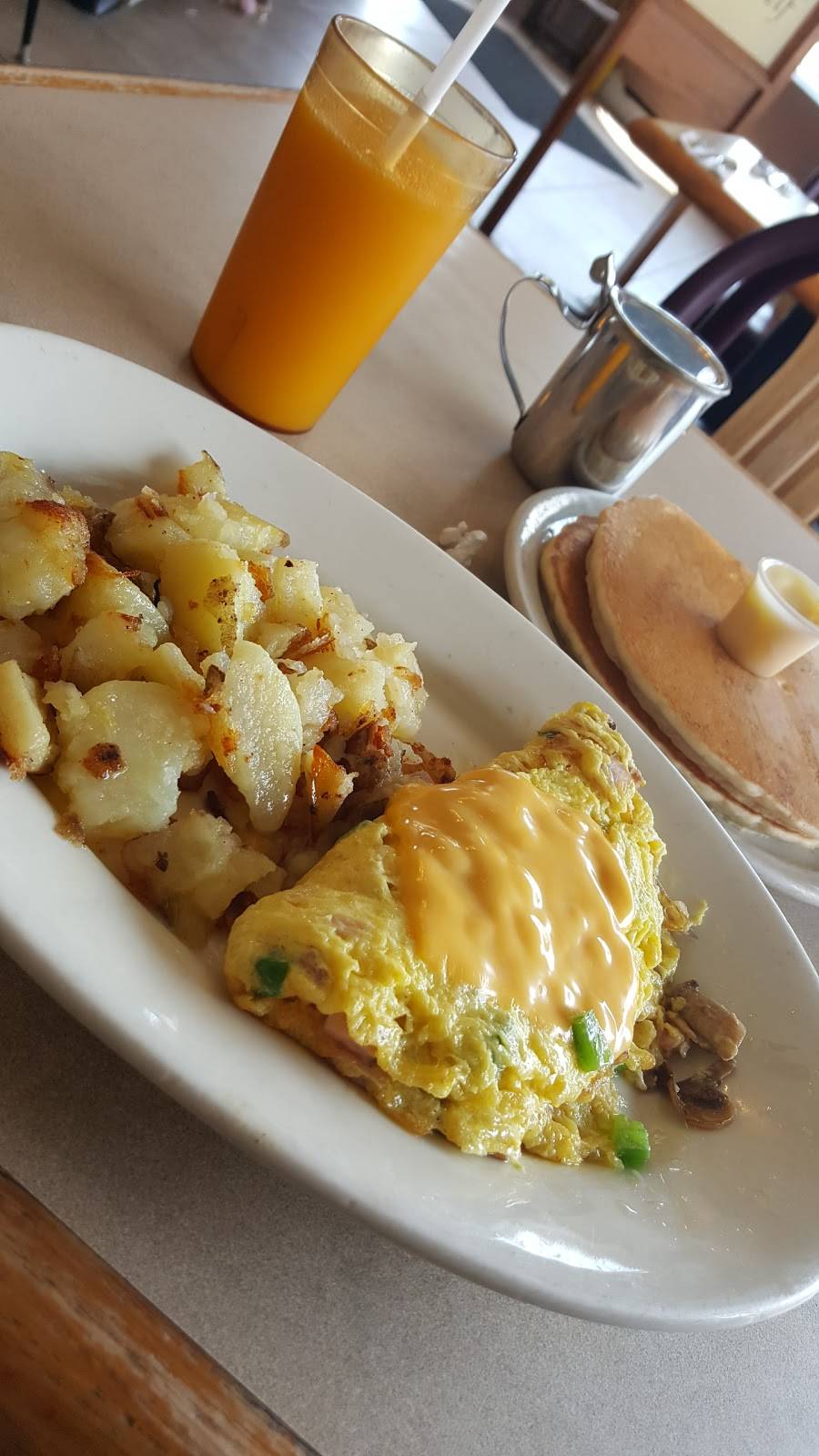 The Brunch Club | restaurant | 601 S Main St, Dayton, OH 45402, USA | 9372227411 OR +1 937-222-7411