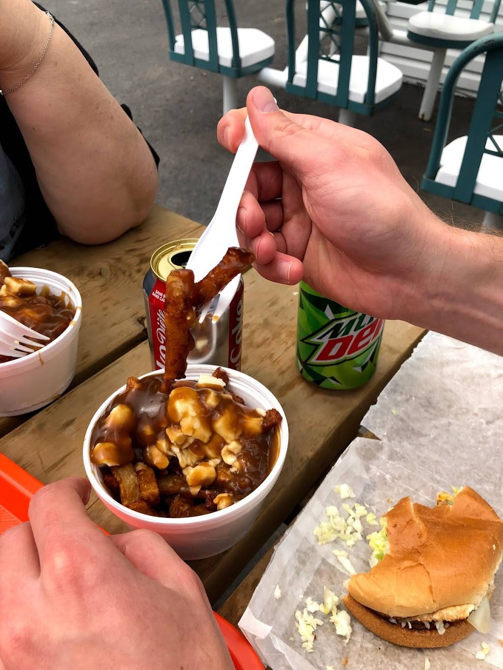 cantine chez ti -marc | restaurant | 168 Rue Saint Joseph, Mont-Saint-Grégoire, QC J0J, Canada | 4503589054 OR +1 450-358-9054