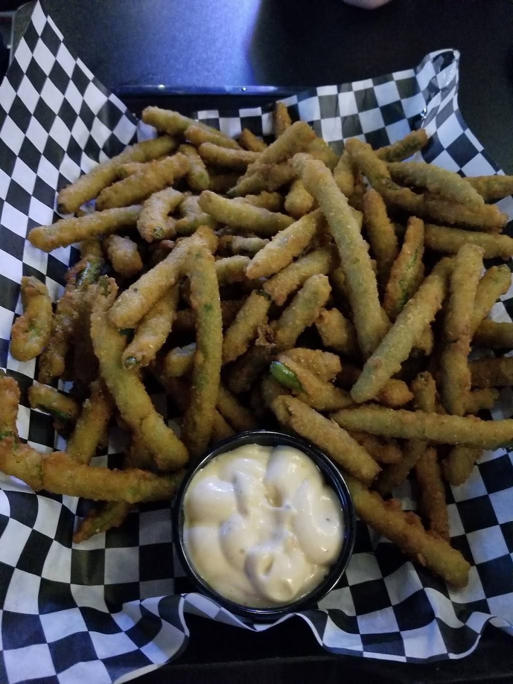 Mingos Sports Bar and Grill | restaurant | 41 Roberts Dr, North Adams, MA 01247, USA | 4133464067 OR +1 413-346-4067