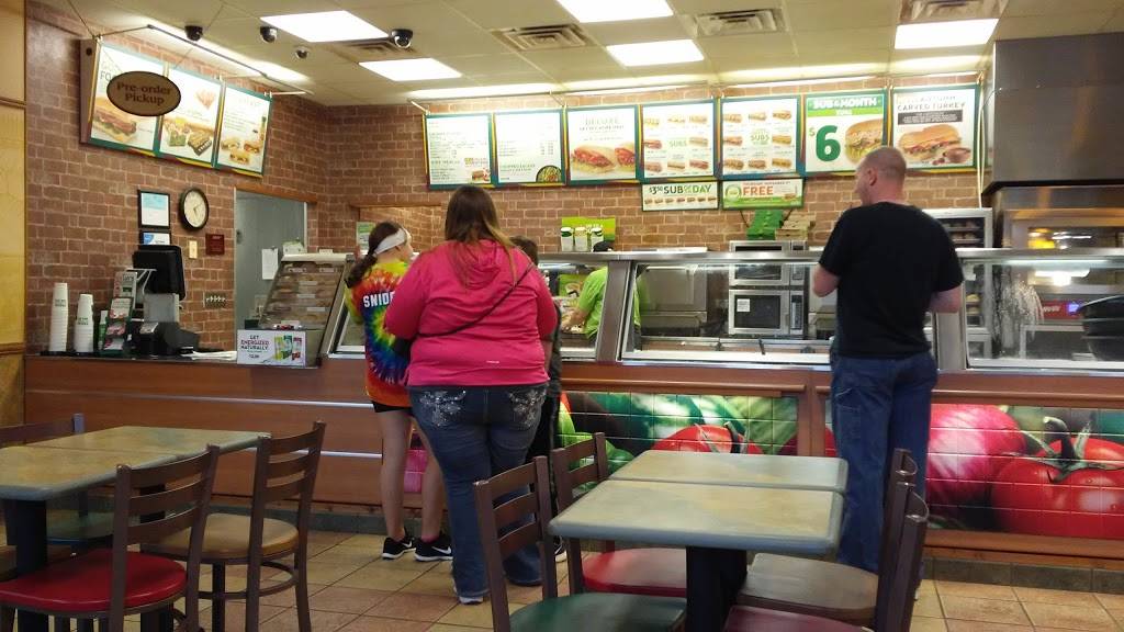 Subway | restaurant | 121 E Colby St, Whitehall, MI 49461, USA | 2318949396 OR +1 231-894-9396