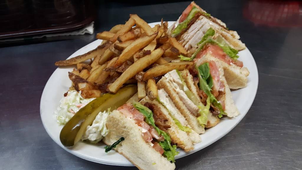 Bullseye Family Restaurant | restaurant | 125 Stewart Blvd, Brockville, ON K6V 4W4, Canada | 6133455733 OR +1 613-345-5733