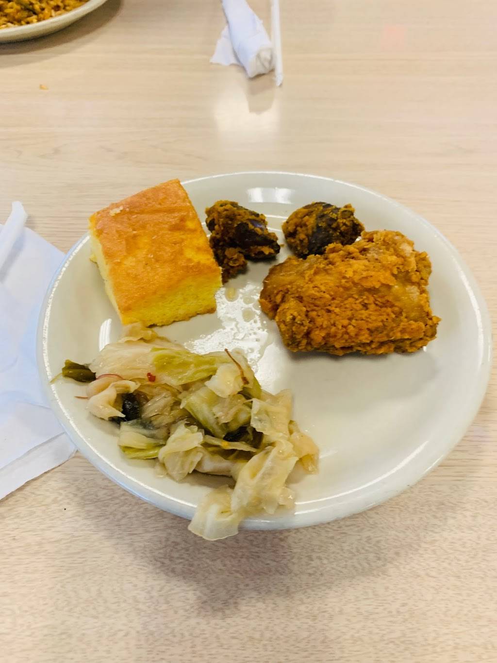 Carolina BBQ & Chicken | restaurant | 1395 Skippers Rd, Emporia, VA 23847, USA | 4346378803 OR +1 434-637-8803