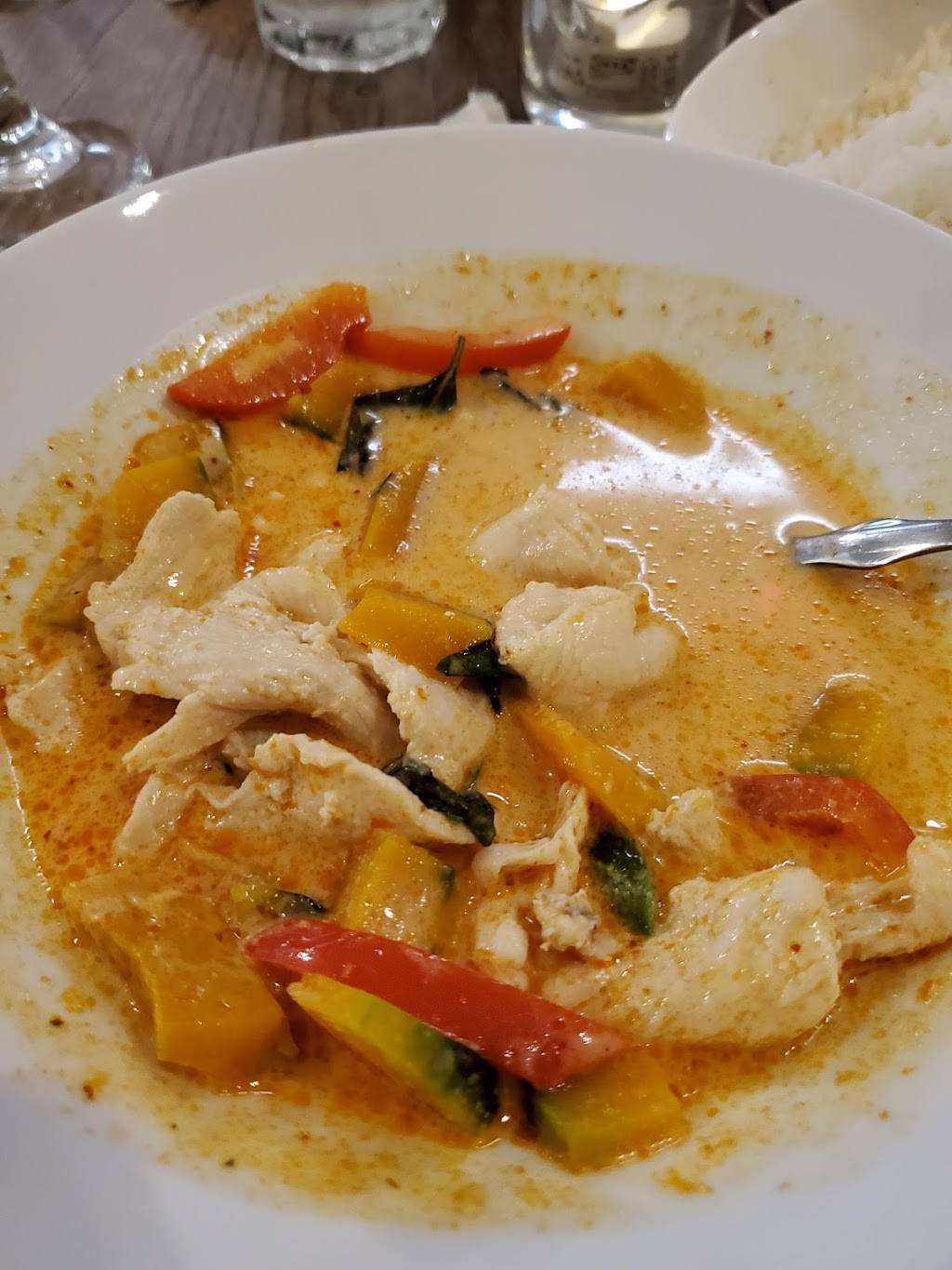 Singha Thai | restaurant | 4123 W Town and Country Rd, Kettering, OH 45429, USA | 9378137805 OR +1 937-813-7805