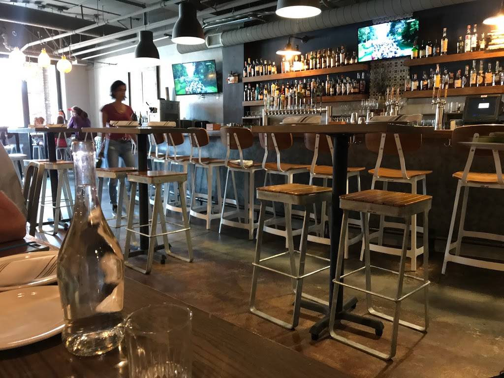 Old Town Tap | restaurant | 10164 Donner Pass Rd #1, Truckee, CA 96161, USA | 5305635233 OR +1 530-563-5233