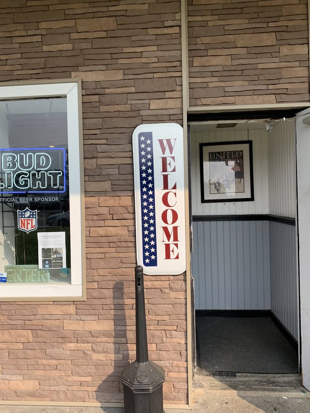 JW Dowds Pub | restaurant | 4 W Village Green, Hicksville, NY 11801, USA | 5166445545 OR +1 516-644-5545