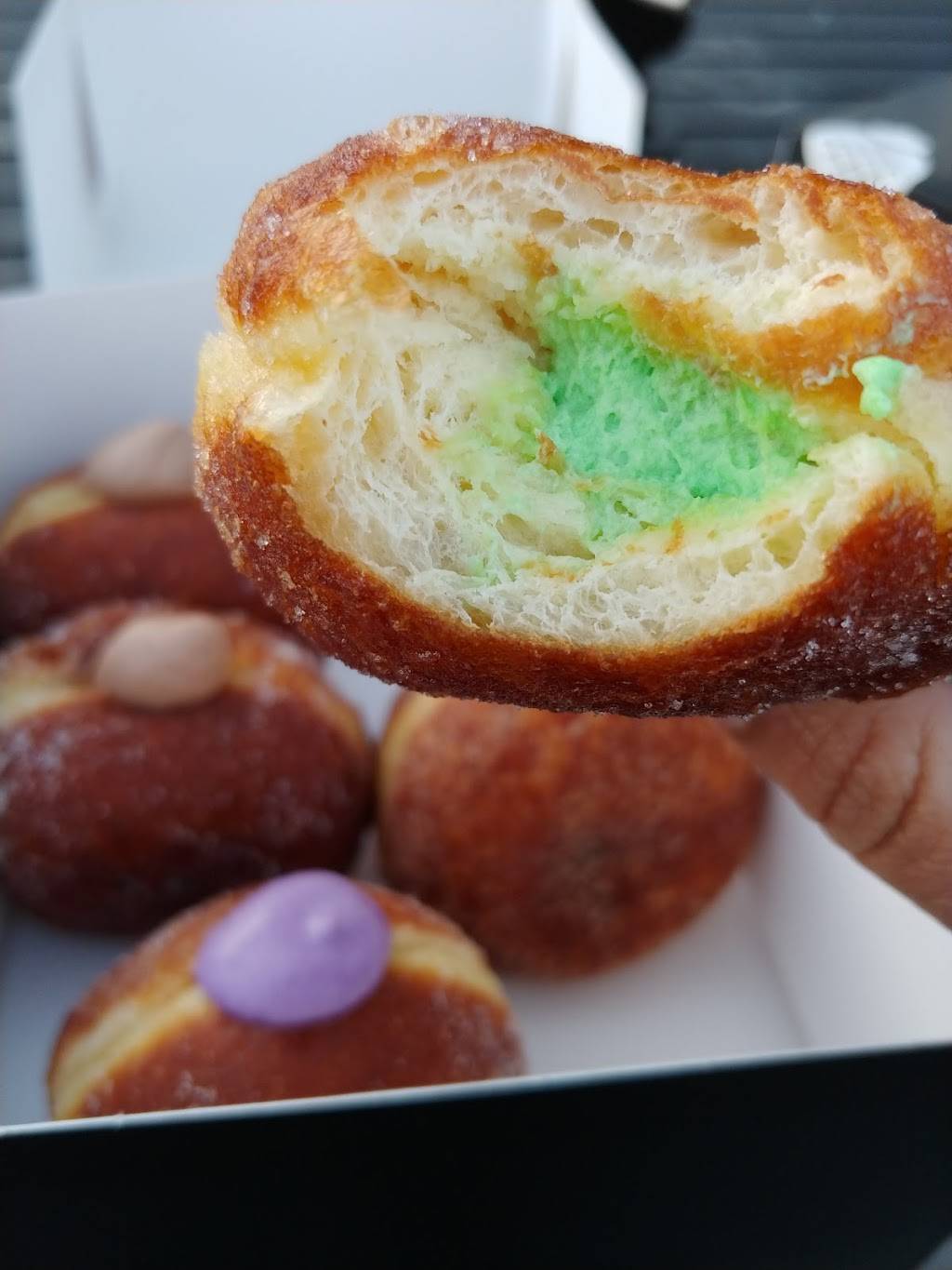 B Doughnut | restaurant | 44715 Thorndike St, Ashburn, VA 20147, USA | 5712930554 OR +1 571-293-0554