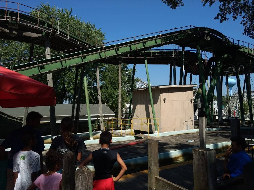 Bobs In Arnolds Park | restaurant | 188-226 Park Pl, Arnolds Park, IA 51331, USA | 7123326564 OR +1 712-332-6564