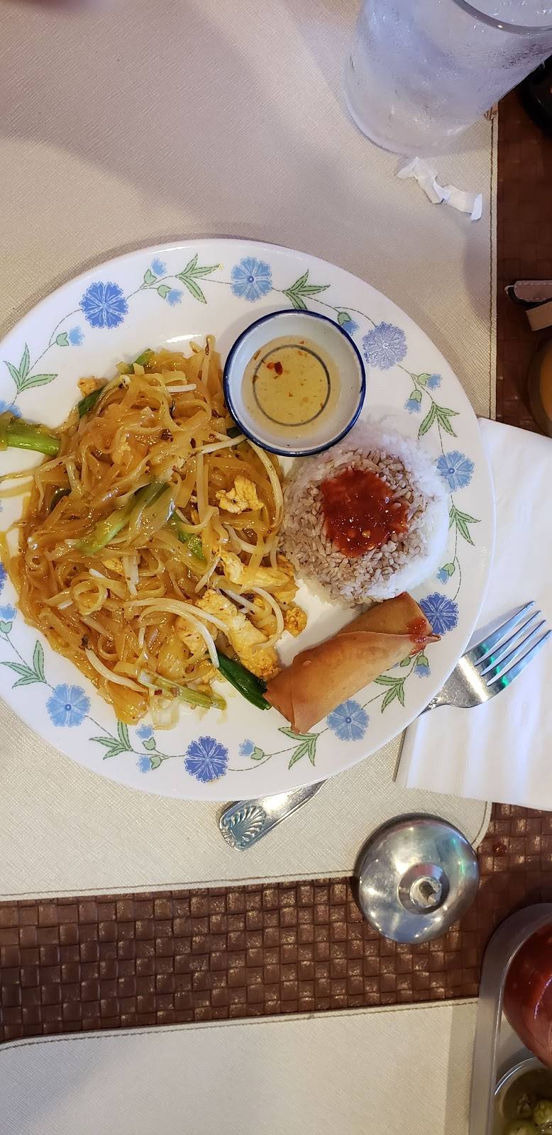 Thai Chili House | restaurant | 18110 Nordhoff St, Northridge, CA 91325, USA | 8189938529 OR +1 818-993-8529