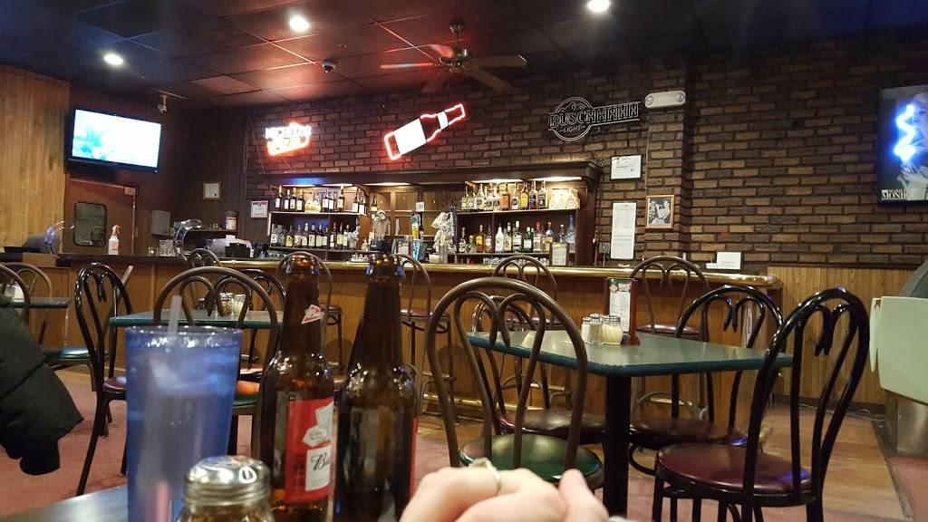 Chuck Celsis Tavern Restaurant | restaurant | 205 5th St, West Des Moines, IA 50265, USA | 5152559827 OR +1 515-255-9827