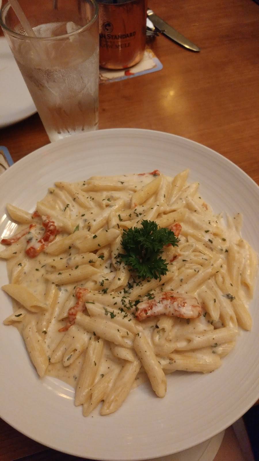 Oxfords Casual Dining | restaurant | 2 Millbury Blvd, Oxford, MA 01540, USA | 5089871567 OR +1 508-987-1567