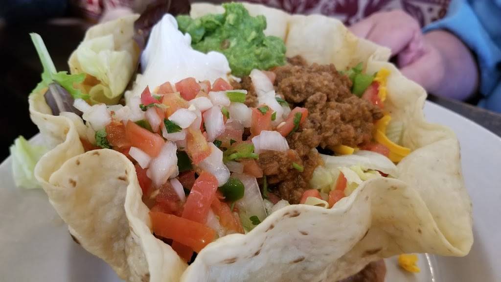 El Fenix Mexican Restaurant | restaurant | 3911 W Airport Fwy, Irving, TX 75062, USA | 9725733980 OR +1 972-573-3980