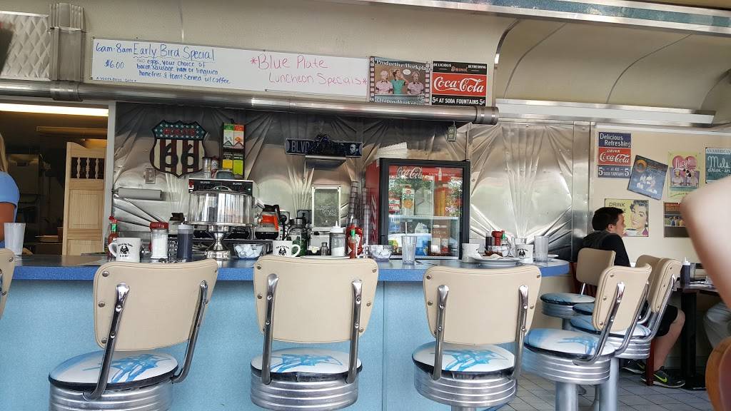 The Talk of the Town Diner | restaurant | 808 MacArthur Blvd, Pocasset, MA 02559, USA | 5083563867 OR +1 508-356-3867