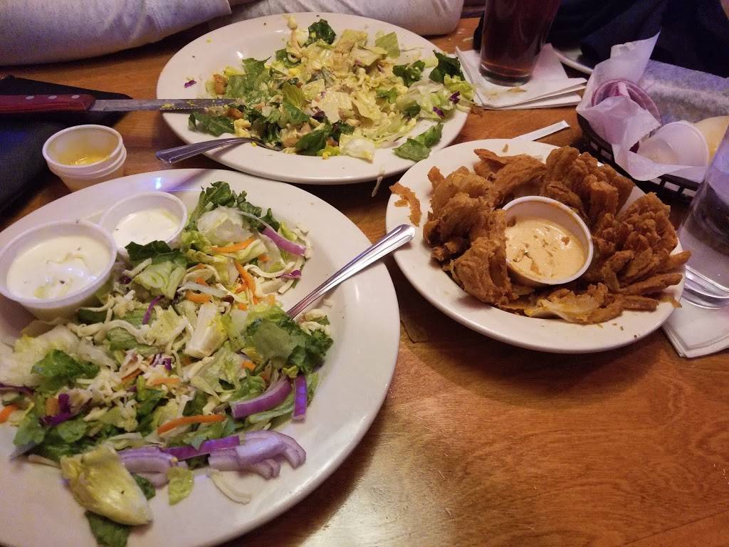 Texas Roadhouse | restaurant | 757 E Lewis and Clark Pkwy, Clarksville, IN 47129, USA | 8122801103 OR +1 812-280-1103