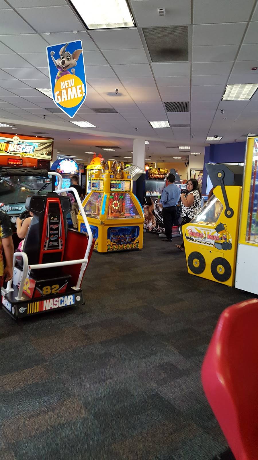 Chuck E. Cheeses | restaurant | 8375 Laurel Canyon Blvd, Sun Valley, CA 91352, USA | 8187682104 OR +1 818-768-2104