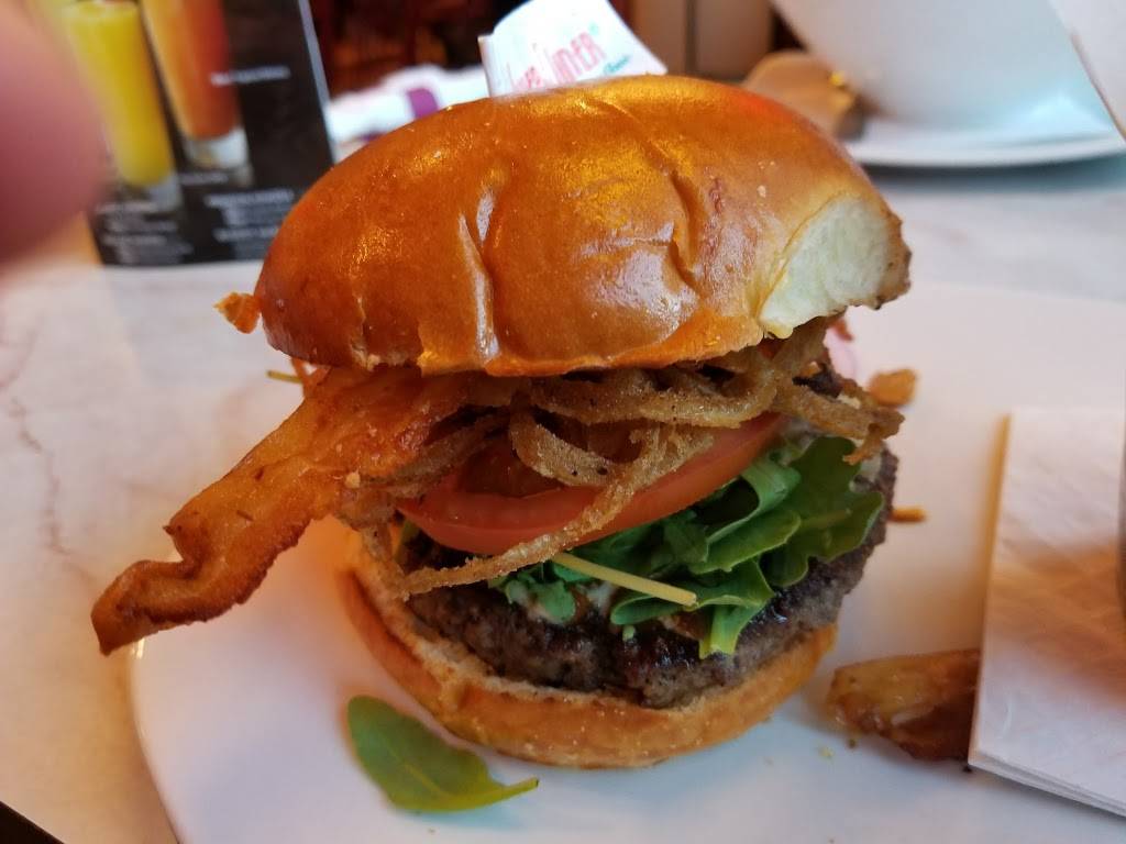 Silver Diner- Greenbelt | restaurant | 6040 Greenbelt Rd, Greenbelt, MD 20770, USA | 3012200028 OR +1 301-220-0028