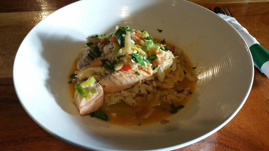 Patriot House Pub | restaurant | 2 Embarcadero Center 3rd floor, San Francisco, CA 94111, USA | 4159860797 OR +1 415-986-0797