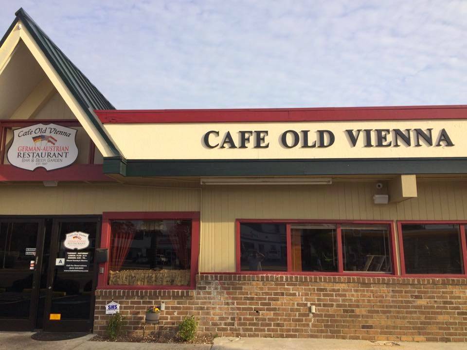 Cafe Old Vienna | restaurant | 1604 N Kings Hwy, Myrtle Beach, SC 29577, USA | 8439466252 OR +1 843-946-6252