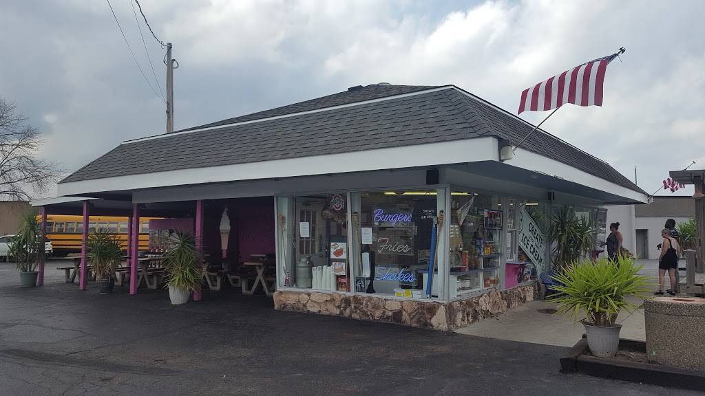 Cibiks Dairy Island | restaurant | 8295 E Washington St, Chagrin Falls, OH 44023, USA | 4405437382 OR +1 440-543-7382