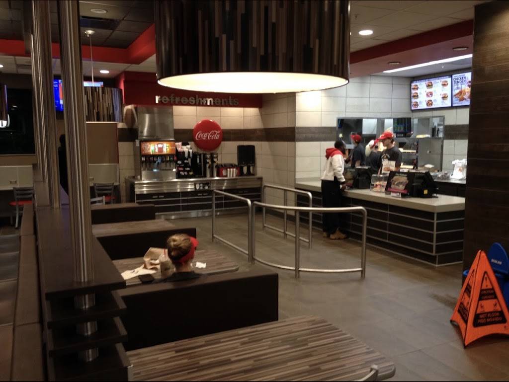 Hardees | restaurant | 2241 Fair Rd, Sidney, OH 45365, USA | 9374921144 OR +1 937-492-1144