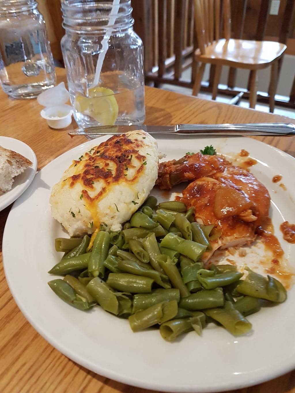 Schmidtsville Restaurant | restaurant | 3685 Nafziger Rd, Wellesley, ON N0B 2T0, Canada | 5196562430 OR +1 519-656-2430