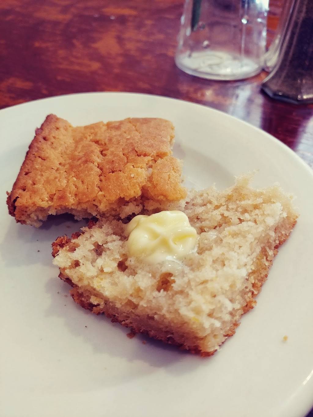 The Crimson Cafe | restaurant | 5847 Market St, Philadelphia, PA 19139, USA | 2154722233 OR +1 215-472-2233