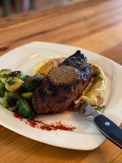 Crimson Oak Restaurant & Pub | restaurant | 51 N Madison Ave, North Vernon, IN 47265, USA | 8123526969 OR +1 812-352-6969