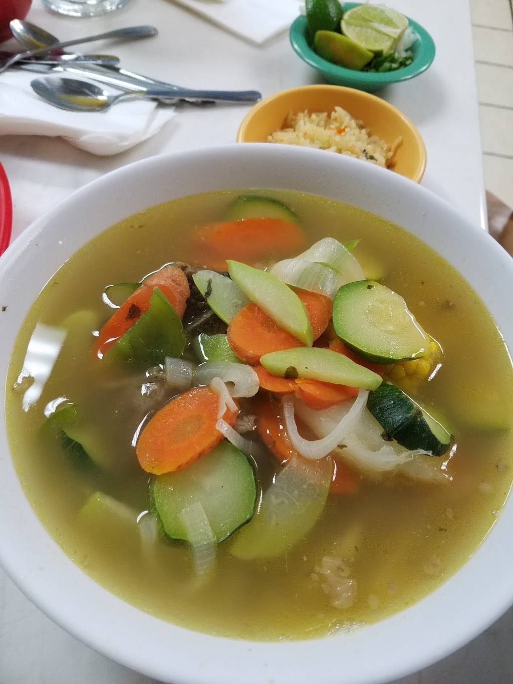 La Bamba | restaurant | 13439 Osborne St, Arleta, CA 91331, USA | 8188348737 OR +1 818-834-8737