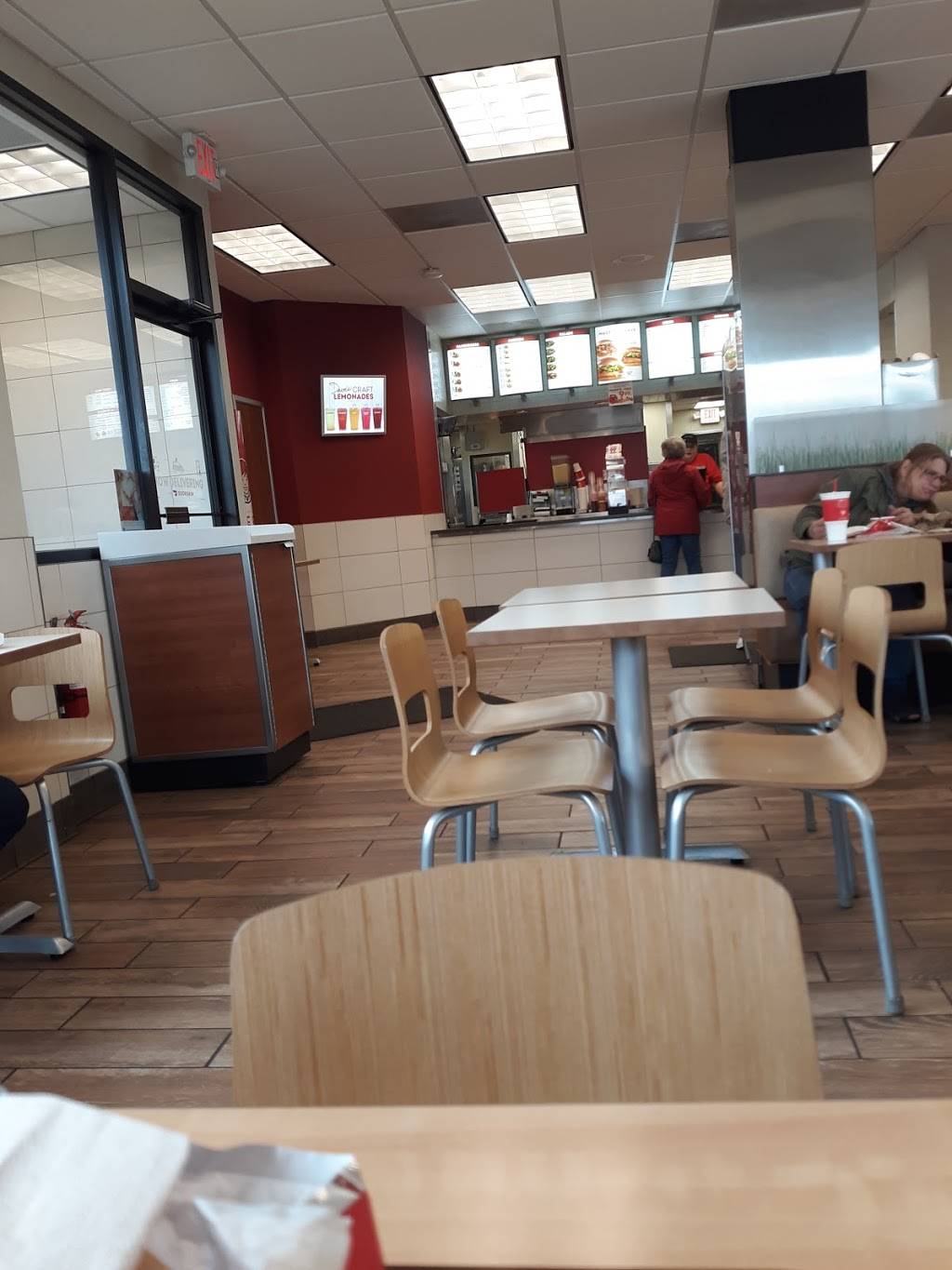 Wendys | restaurant | 901 Hansen Rd, Ashwaubenon, WI 54304, USA | 9204996992 OR +1 920-499-6992