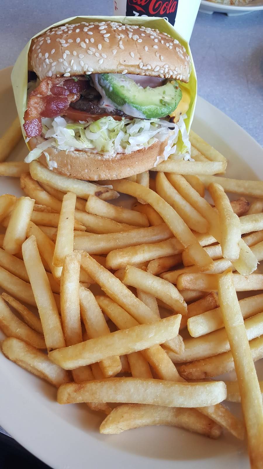 Pacific Star Grill | restaurant | 6205 Bellflower Blvd, Lakewood, CA 90713, USA | 5629252455 OR +1 562-925-2455