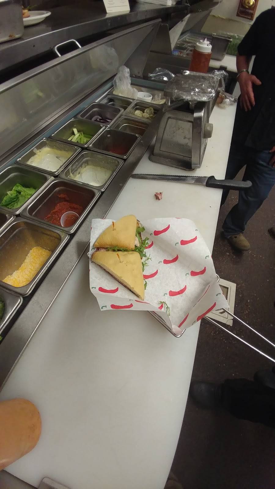 W.T. Shortys Sports Grill | restaurant | 990 S Oneida St, Denver, CO 80224, USA | 3033882883 OR +1 303-388-2883