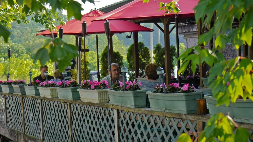 Rush Street Neighborhood Grill | meal takeaway | 1229 E Stone Dr, Kingsport, TN 37660, USA | 4232473184 OR +1 423-247-3184