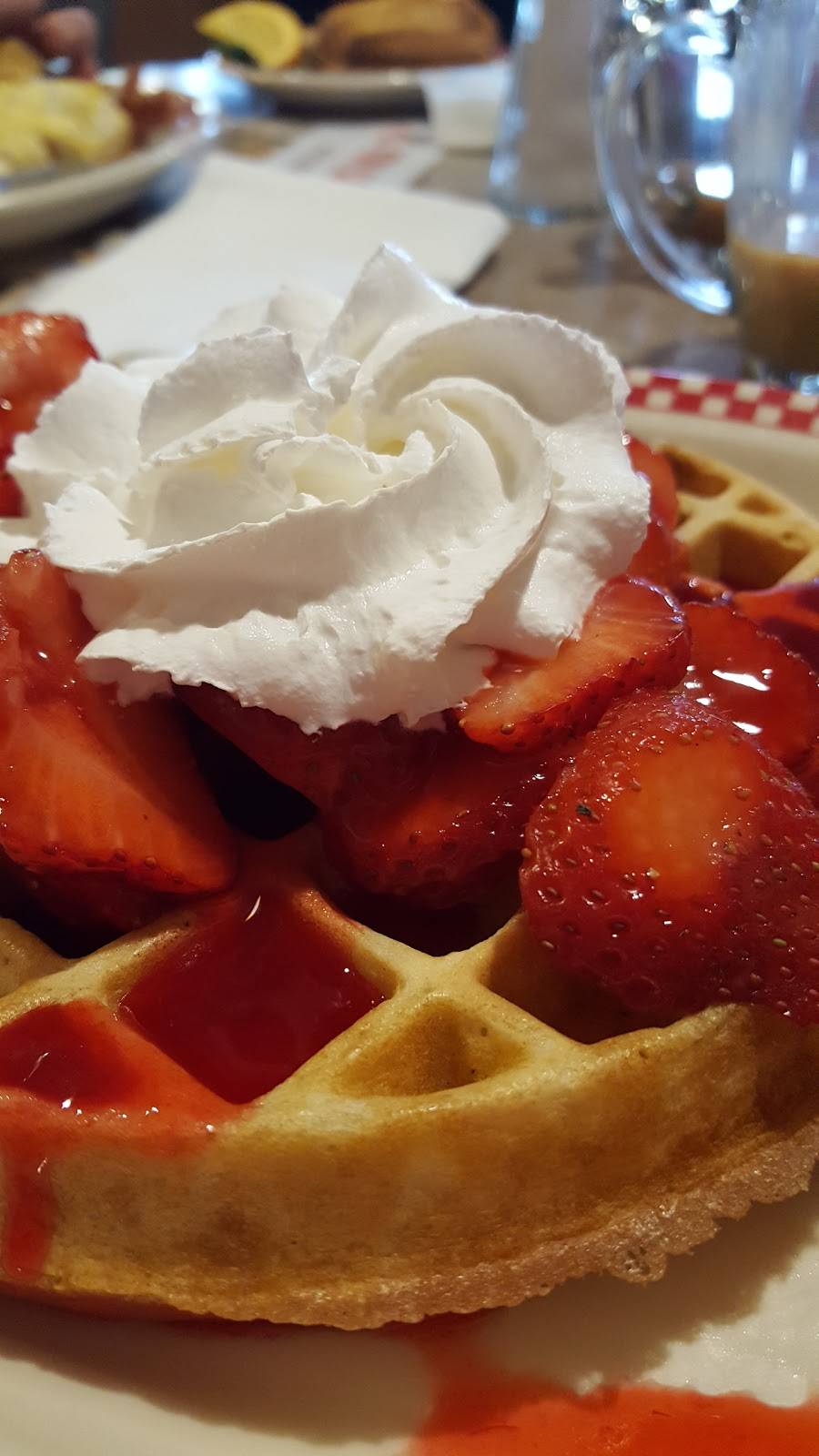 BIG BOY | restaurant | 751 Spring St, Petoskey, MI 49770, USA | 2313472931 OR +1 231-347-2931