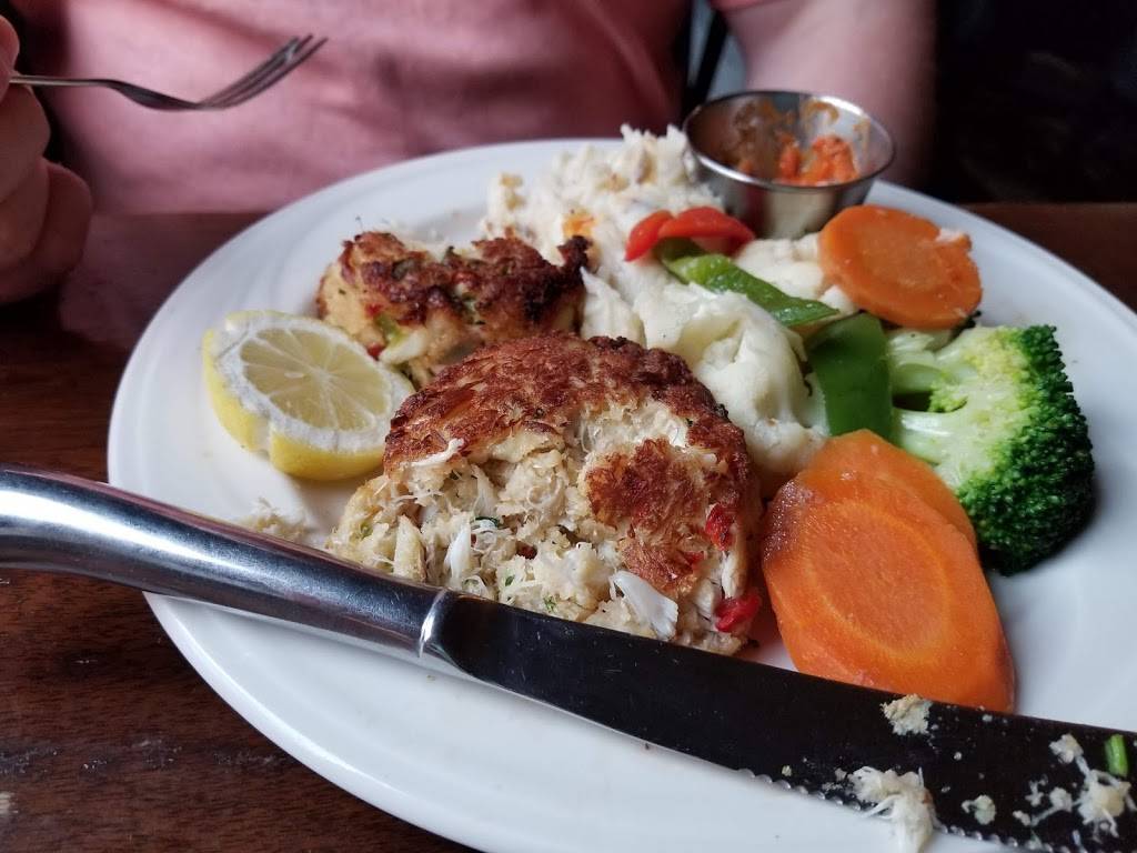 Gadsbys Tavern | restaurant | 138 N Royal St, Alexandria, VA 22314, USA | 7035481288 OR +1 703-548-1288