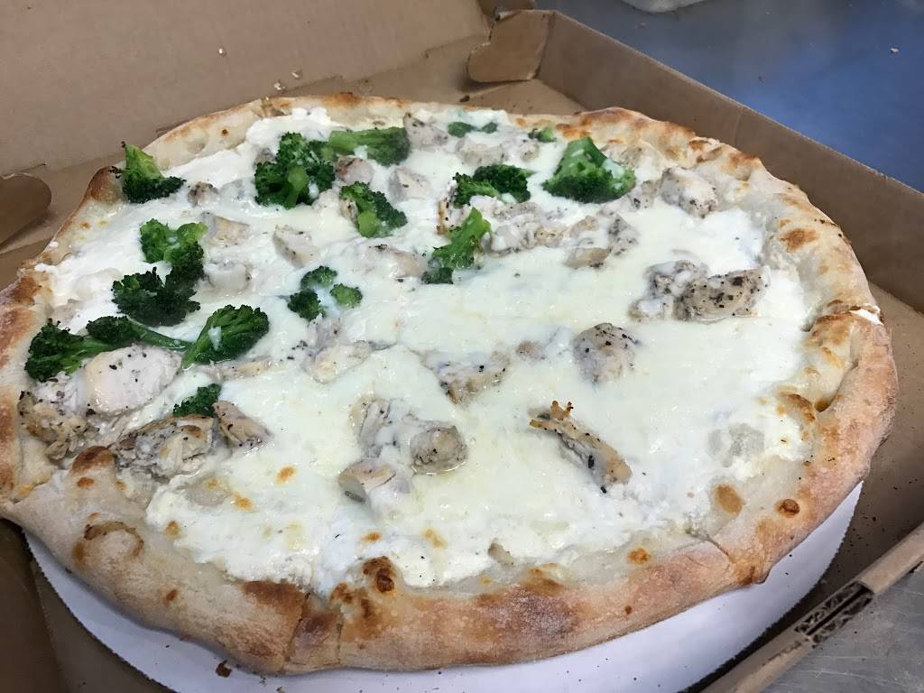 Silver Beach Pizza & Seafood | restaurant | 557 N Falmouth Hwy, North Falmouth, MA 02556, USA | 5085635000 OR +1 508-563-5000