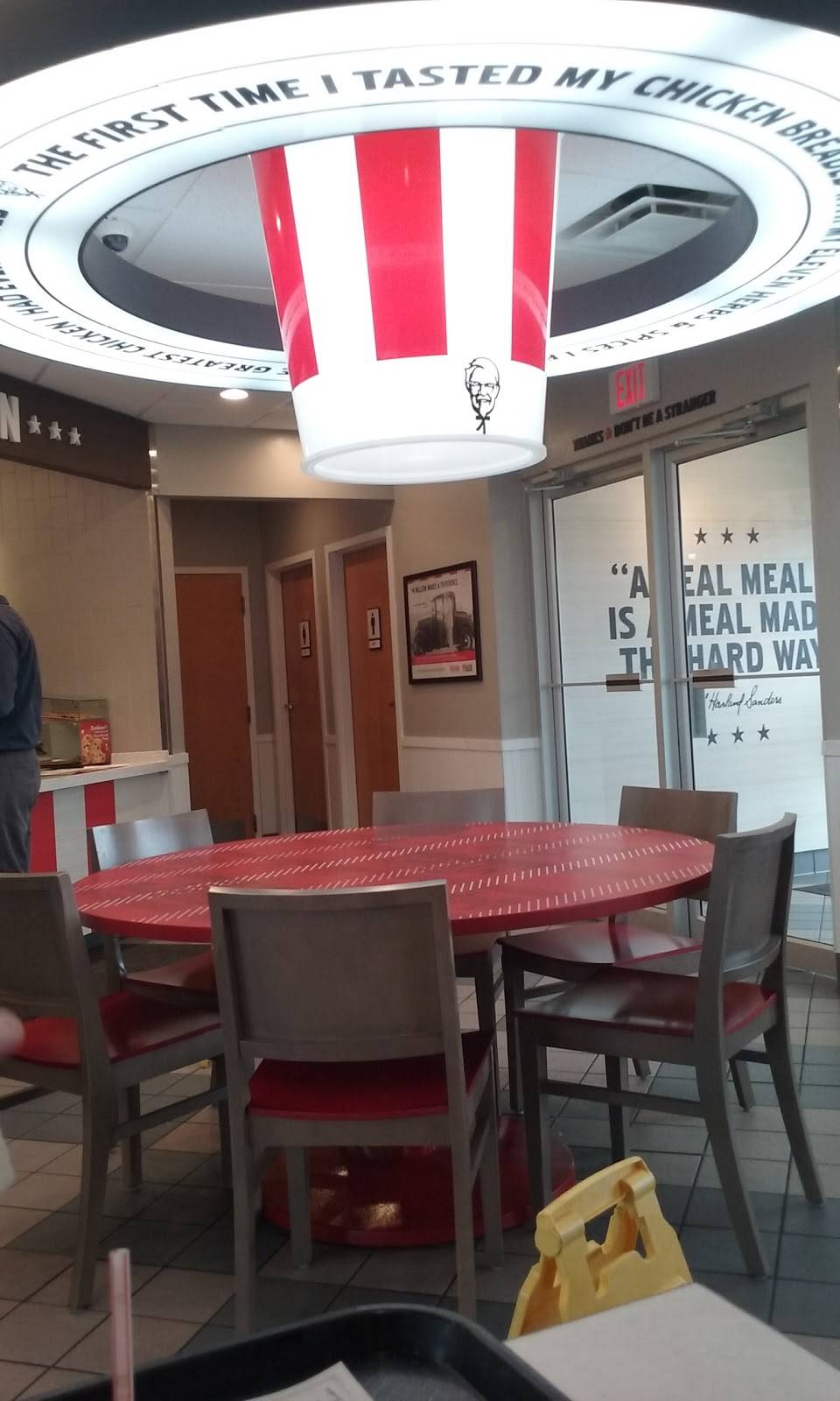 KFC | restaurant | 2113 Maysville Ave, Zanesville, OH 43701, USA | 7404540181 OR +1 740-454-0181