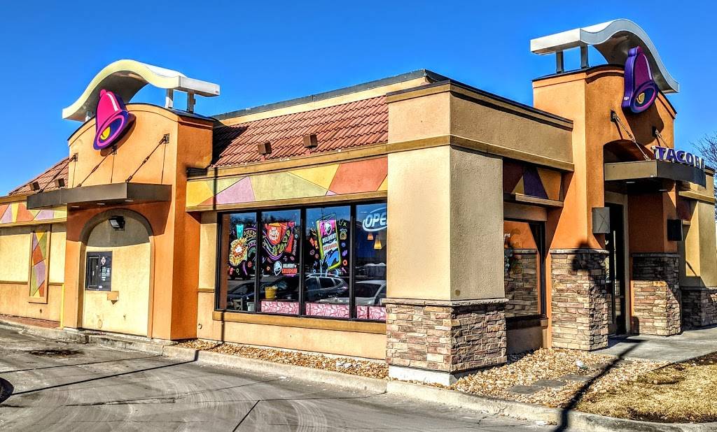 Taco Bell | meal takeaway | 5004 Roe Blvd, Roeland Park, KS 66205, USA | 9134329210 OR +1 913-432-9210