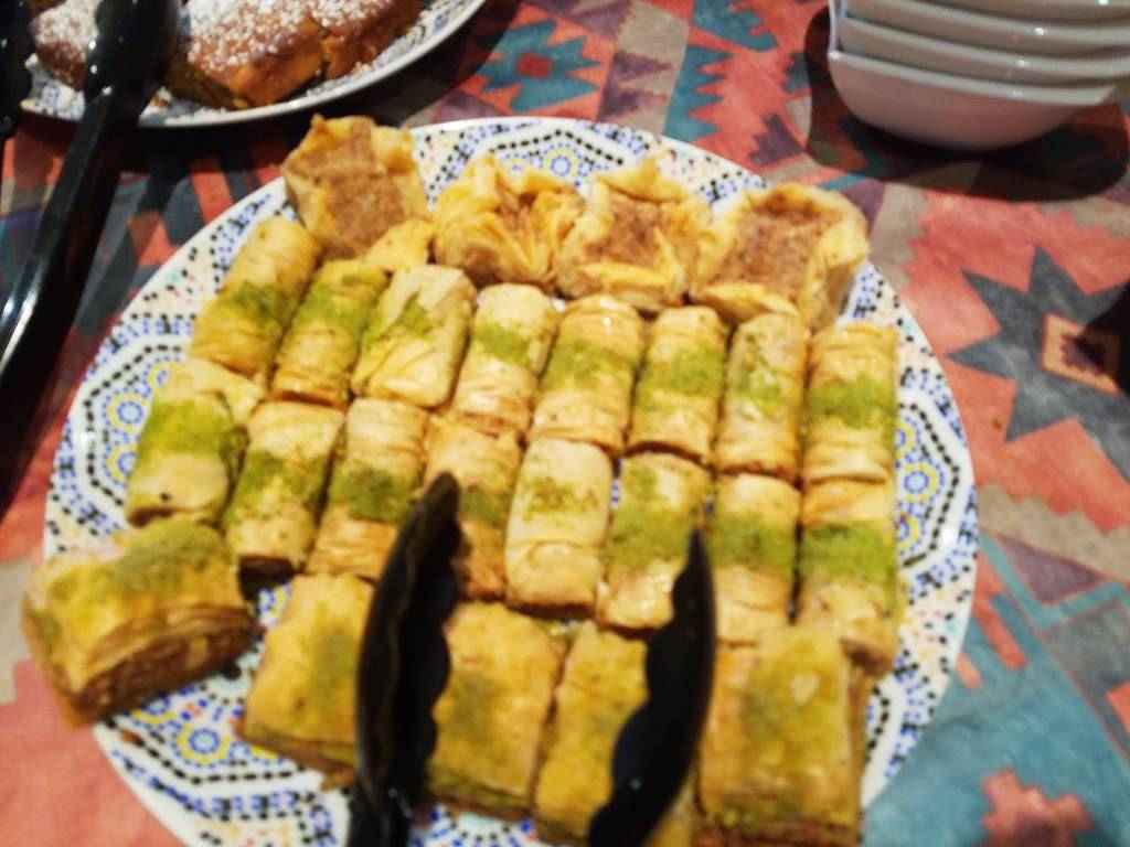 Chez Fatima | restaurant | 125 Prom. du Portage, Gatineau, QC J8X 2K2, Canada | 8197717568 OR +1 819-771-7568