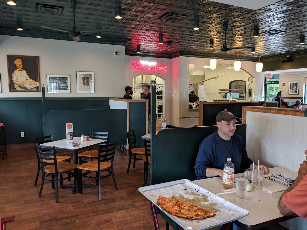 Frank Pepe Pizzeria Napoletana | restaurant | 130 Reidville Dr, Waterbury, CT 06705, USA | 4752352145 OR +1 475-235-2145