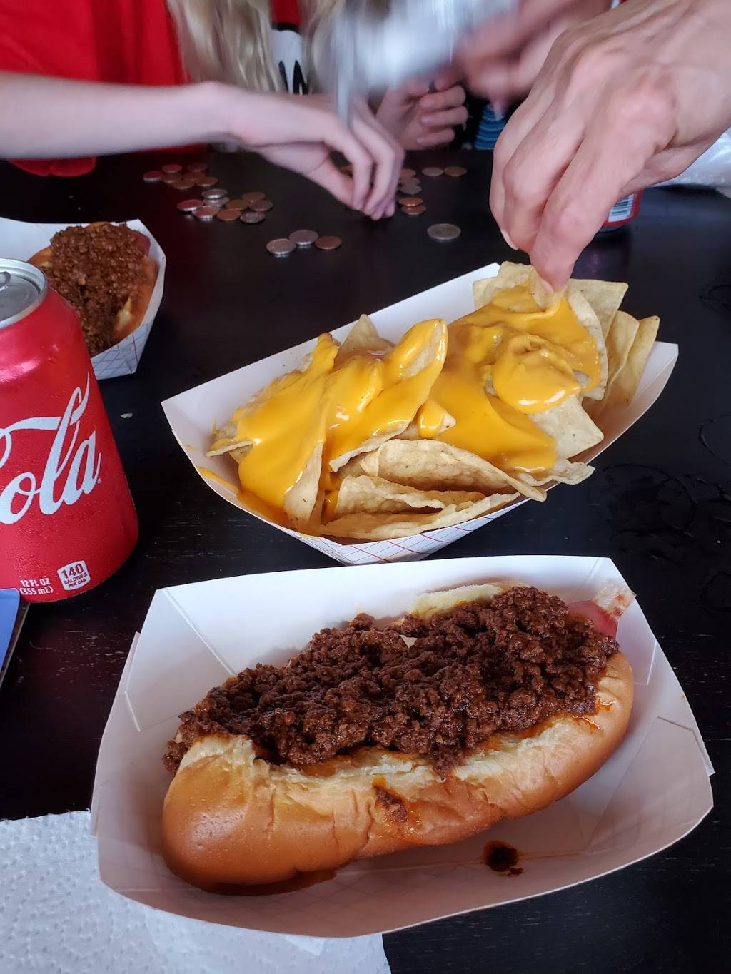 The Dog Pound | restaurant | 810 Sanders St, Cave City, KY 42127, USA | 2707738600 OR +1 270-773-8600