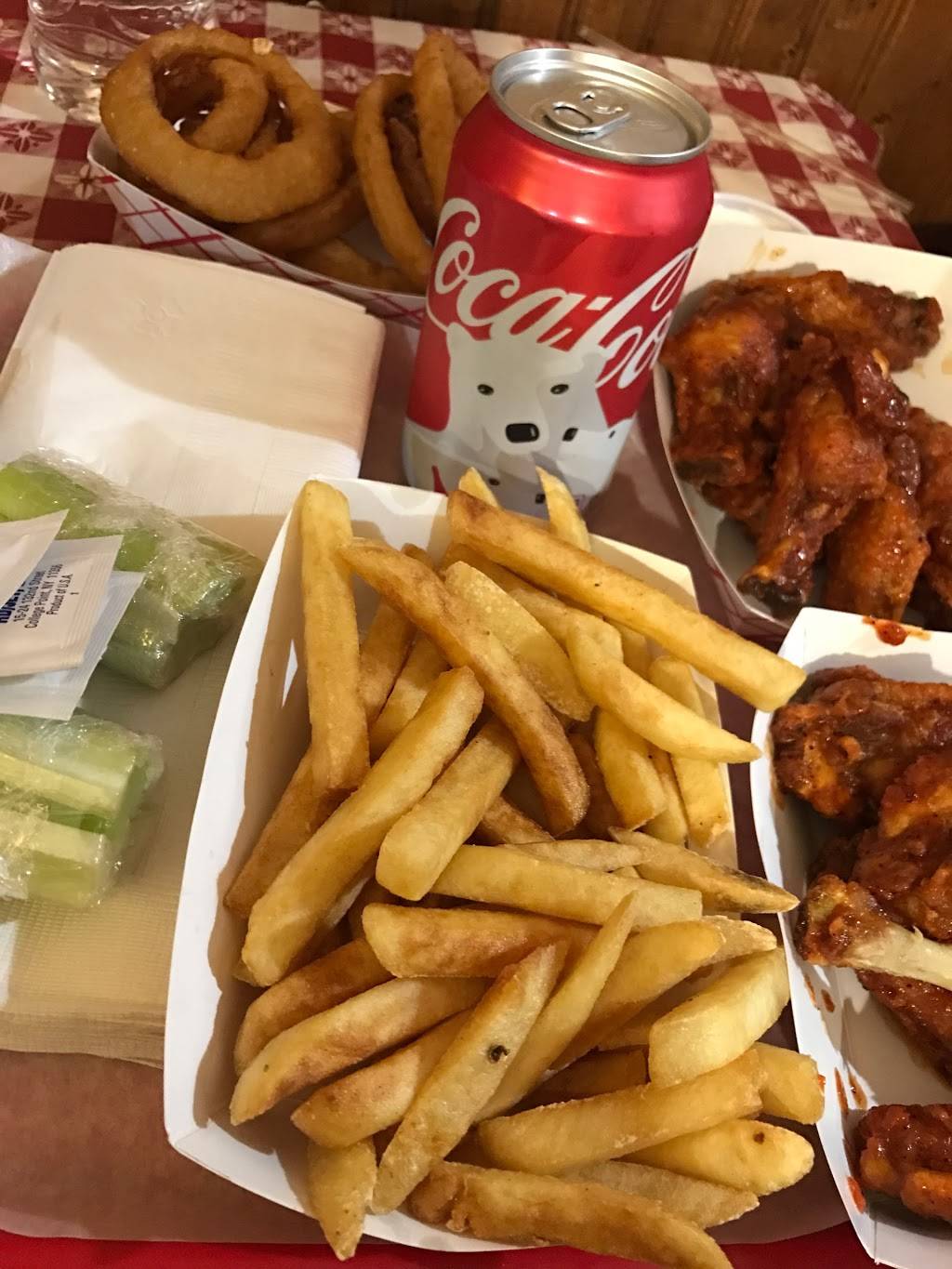 House of Wings | meal delivery | 2447 N Clark St, Chicago, IL 60614, USA | 7739299421 OR +1 773-929-9421