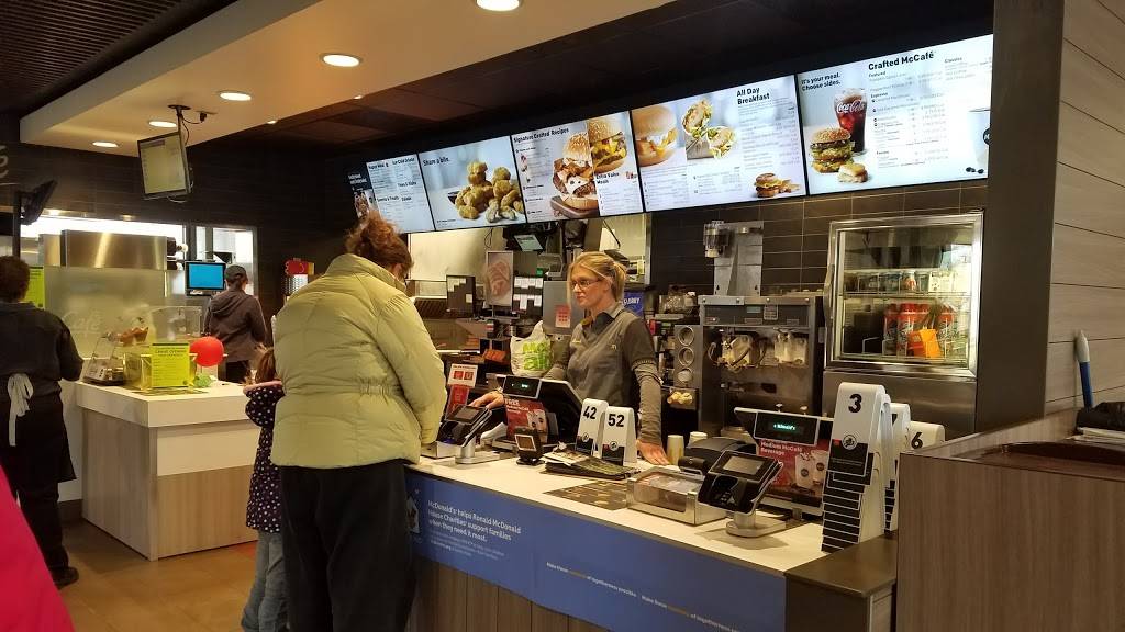 McDonalds | cafe | 59 68th Ave, Coopersville, MI 49404, USA | 6168379549 OR +1 616-837-9549