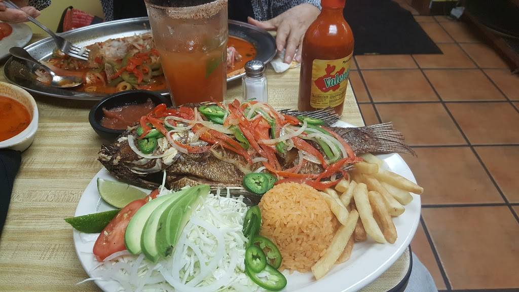 El rincon jarocho | restaurant | 901 W Seminary Dr, Fort Worth, TX 76115, USA | 8177082602 OR +1 817-708-2602