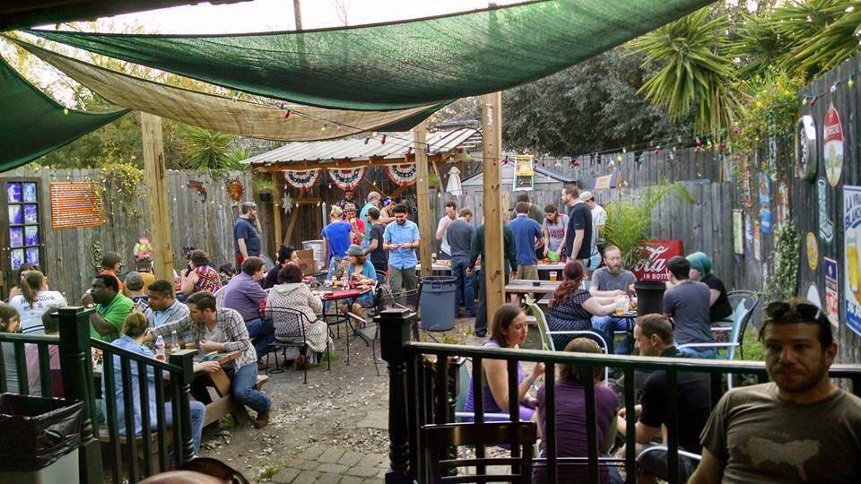 Carrollton Station Bar | restaurant | 8140 Willow St, New Orleans, LA 70118, USA | 5048659190 OR +1 504-865-9190