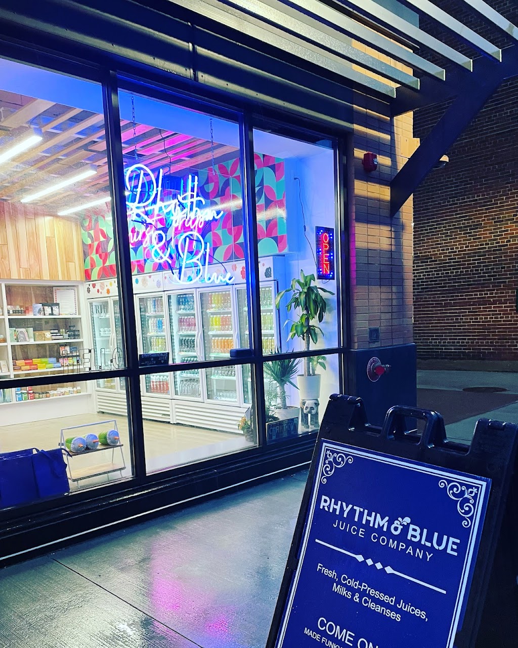 Rhythm + Blue Juice Company Corktown | restaurant | 1400 W Elizabeth St Suite 110, Detroit, MI 48216, USA | 3134422402 OR +1 313-442-2402