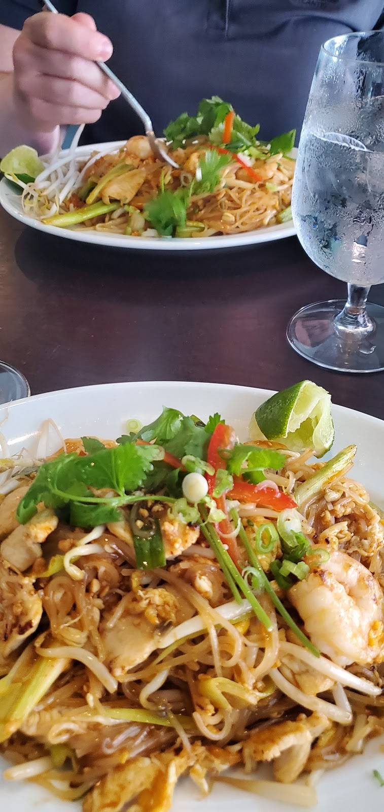 Basil Thai Park Circle | restaurant | 1070 E Montague Ave Suite A, North Charleston, SC 29405, USA | 8432258161 OR +1 843-225-8161