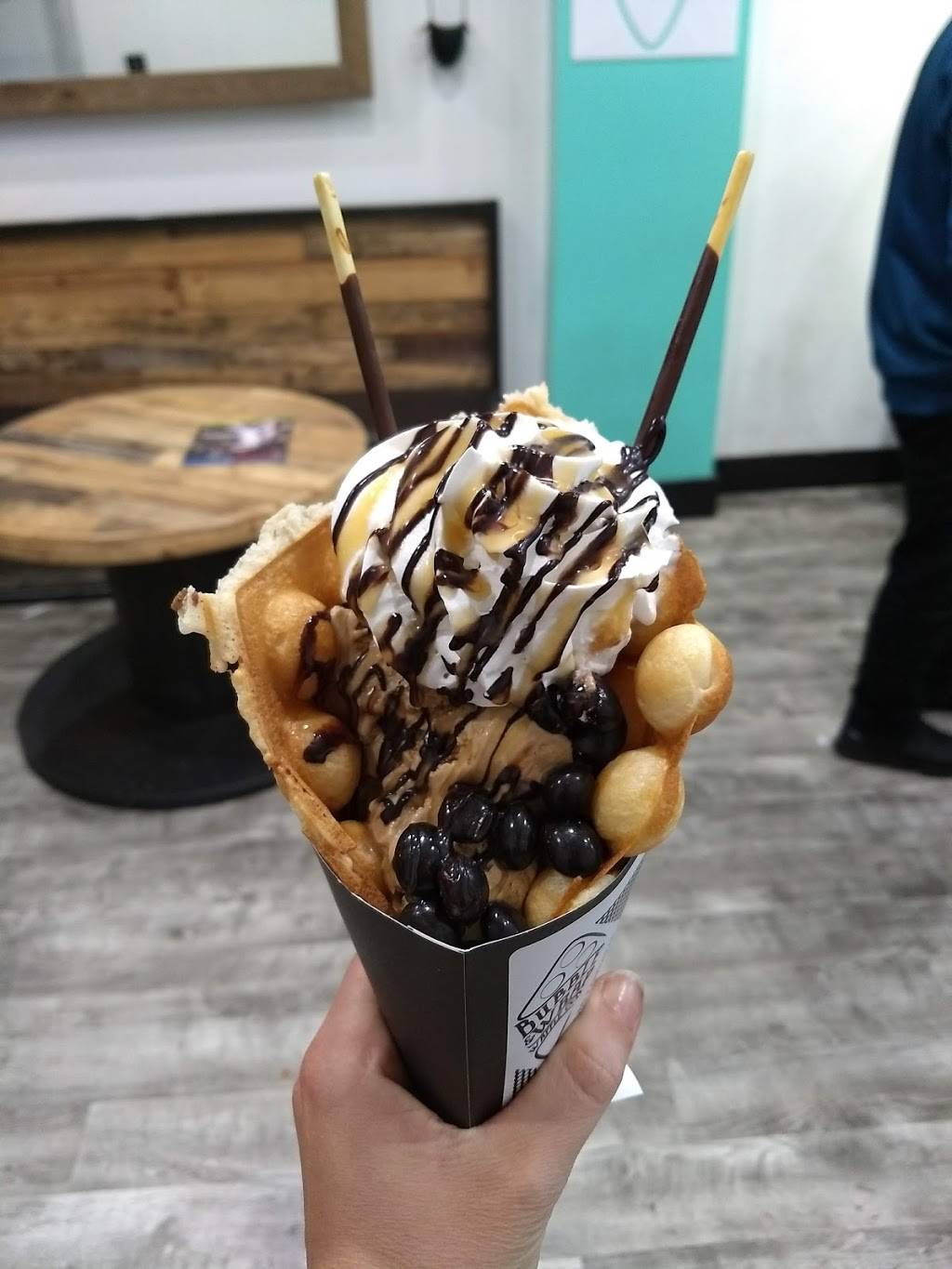 Bubble & Wrap | restaurant | 2070 Broadway, Redwood City, CA 94063, USA | 6507660425 OR +1 650-766-0425