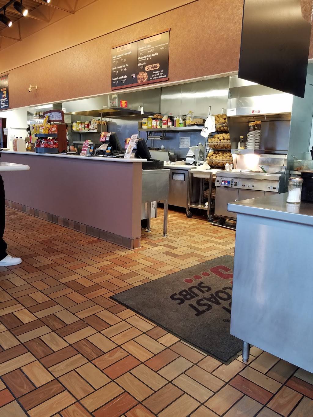 Penn Station East Coast Subs | meal takeaway | 8473 N Lindbergh Blvd, Florissant, MO 63031, USA | 3149218900 OR +1 314-921-8900