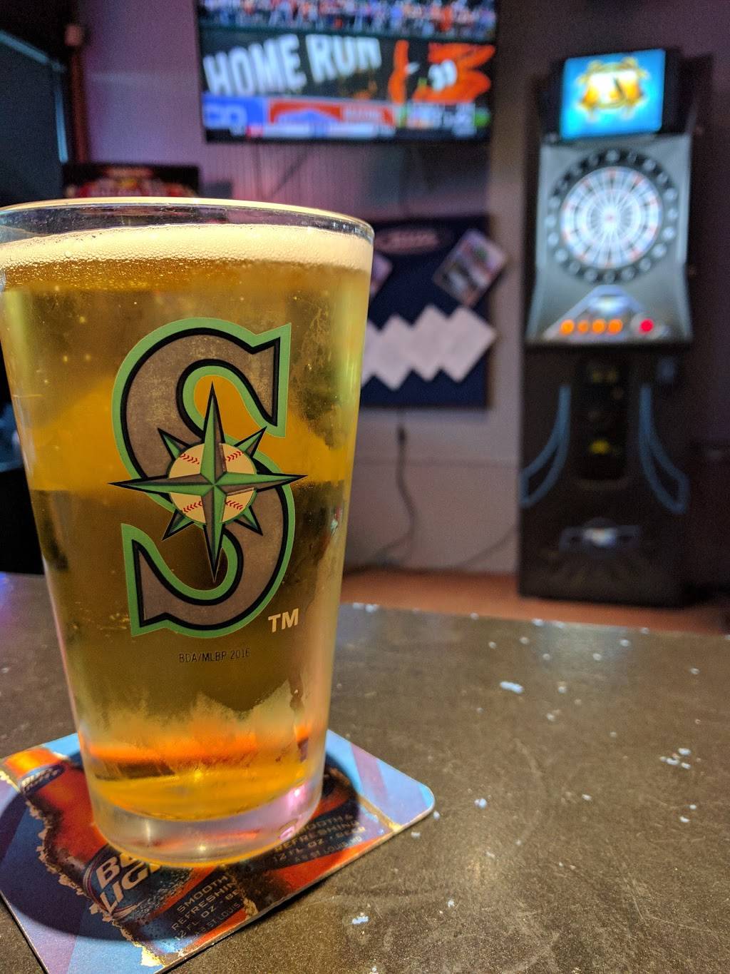 The Rec Room Bar and Grill | restaurant | 14920 Hwy 99 #130, Lynnwood, WA 98087, USA | 4252458899 OR +1 425-245-8899